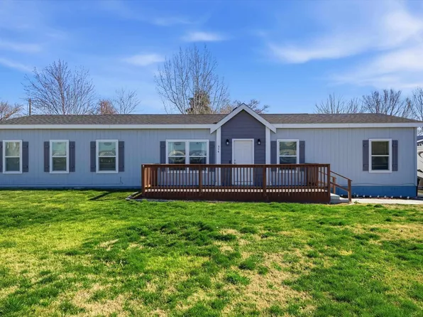 514 14th St, Benton City, WA 99320