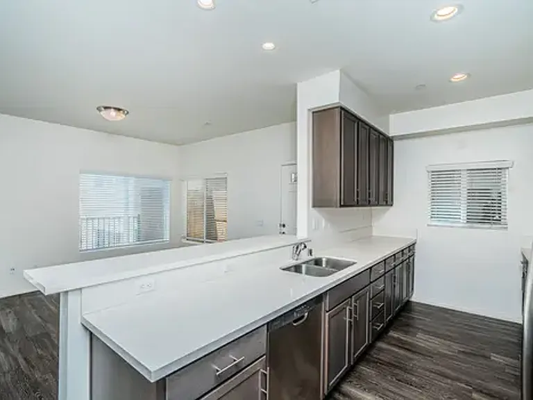 8123-8137 Cascio Ct — Photo 14