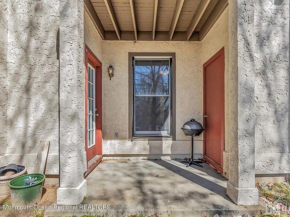 2nd image of 203 Commons At Kingswood Dr