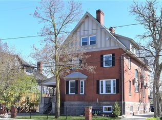 72 3rd St, Collingwood, ON L9Y1K5