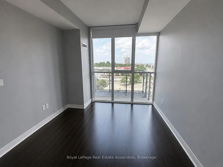 55 Eglinton Ave W #606 — Photo 4