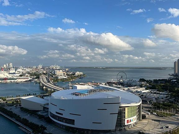 3rd image of 900 Biscayne Blvd APT 3001