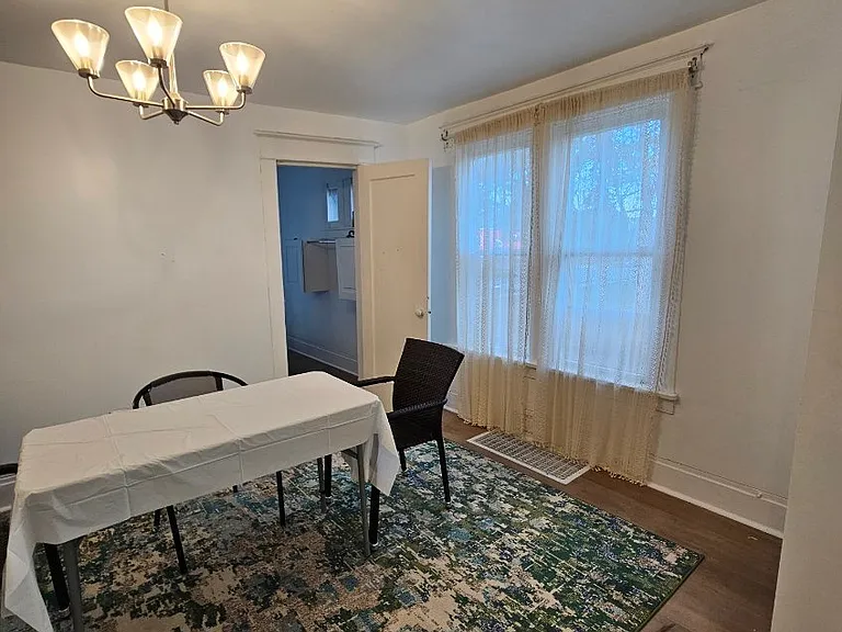188 Westminster Ave — Photo 13