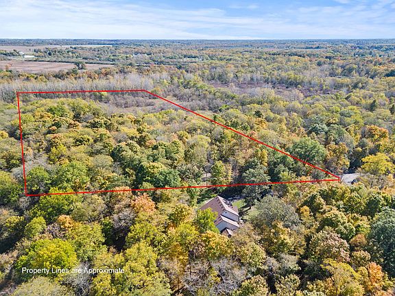 3rd image of 180 Dogwood Ct