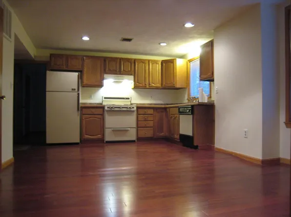 3 Holden Ct, Boston, MA