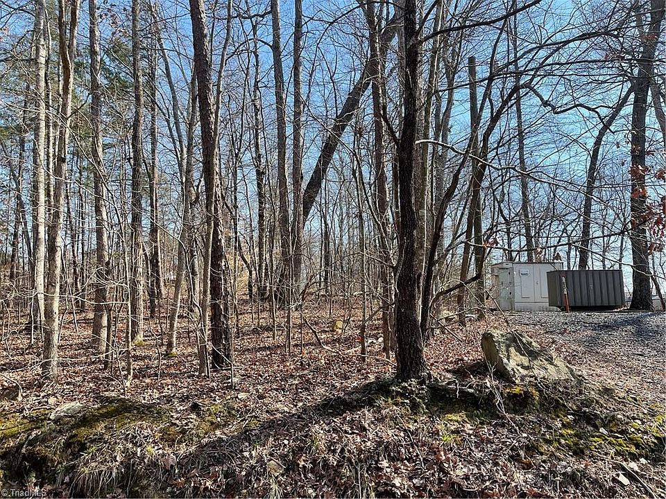 2nd image of 368 Morning Glory Rd