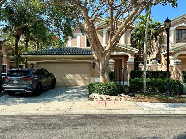 2798 Center Court Dr #3-30, Fort Lauderdale, FL 33332