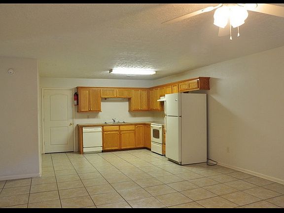 2nd image of 3100 Warren Ave APT A