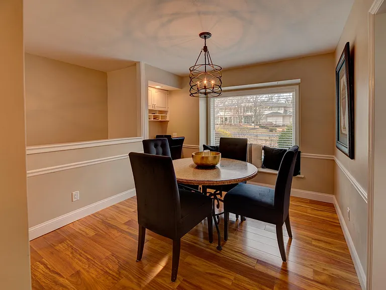 10490 Frontenac Woods Ln — Photo 14