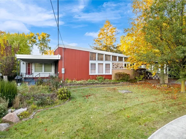 6079 Fulton Dr NW, Canton, OH 44718