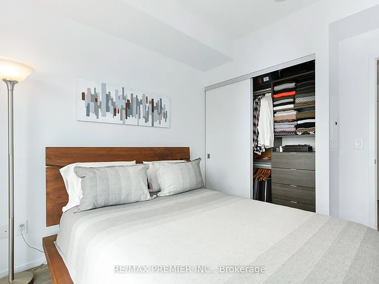 159 Dundas St E #3609 — Photo 11