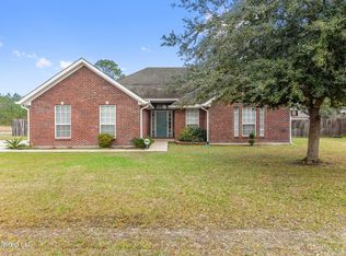 15300 Parker Rd, Biloxi, MS 39532