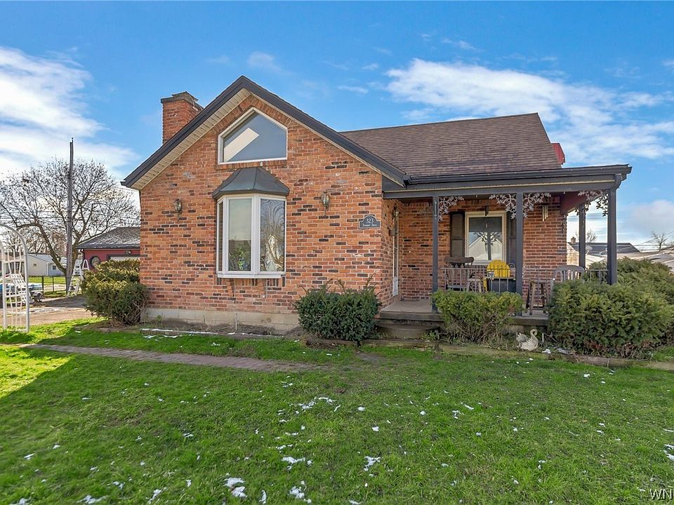1st image of 323 Danbury Dr