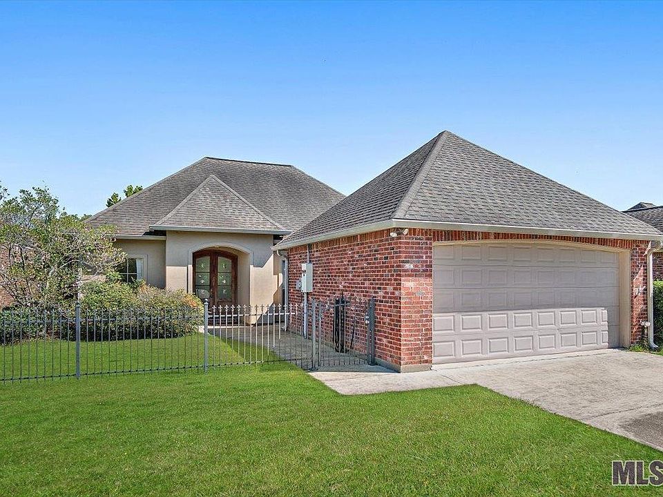 1st image of 41066 Garden Ct