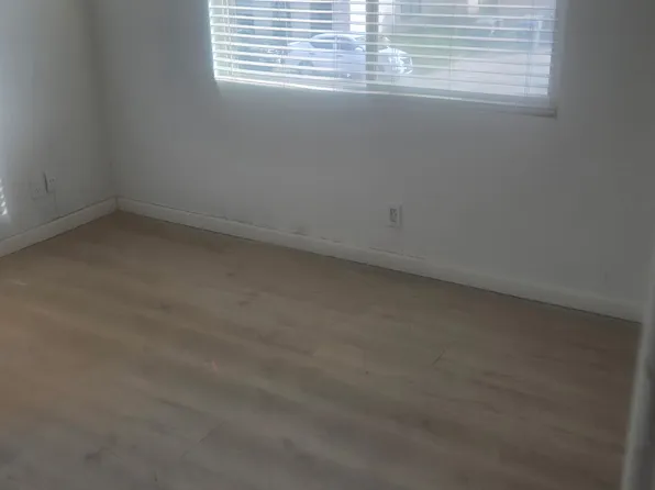 1927 W Whitendale Ave, Visalia, CA 93277