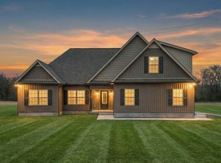 802 Longview Rd, Shelbyville, TN 37160