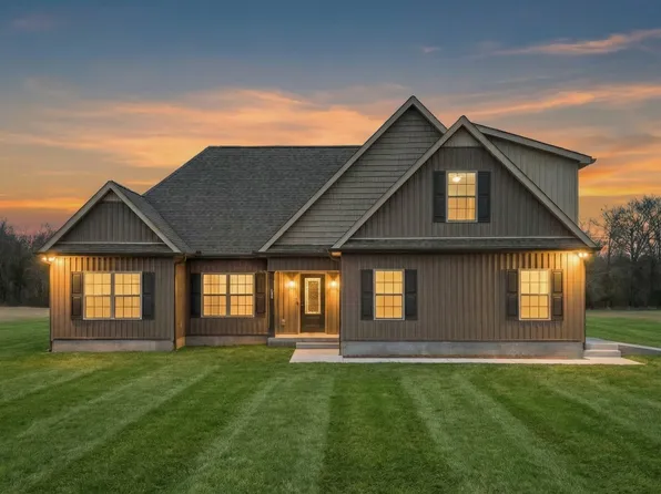 802 Longview Rd, Shelbyville, TN 37160