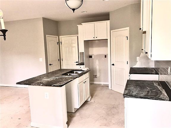 5th image of 153 Aplomado Ln W