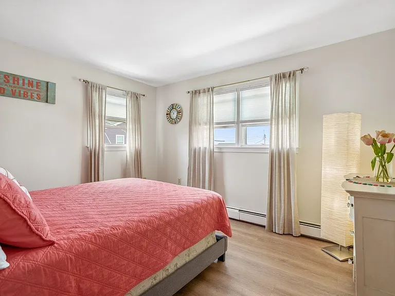 131 Franklin St — Photo 24