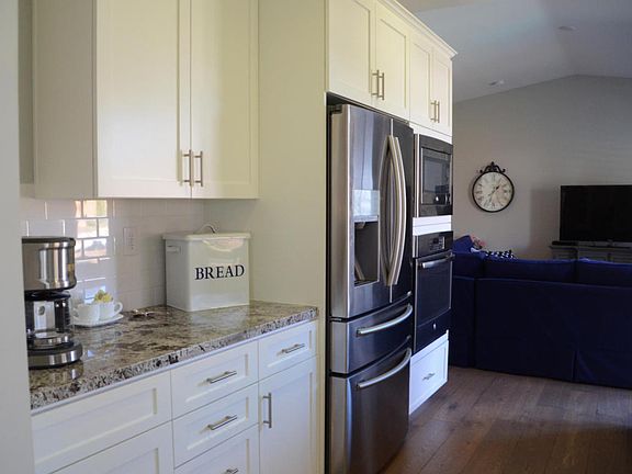 3rd image of 1246 Olesen Dr