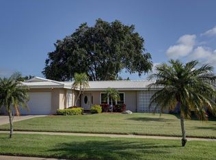 14921 Sovereign Dr, Largo, FL 33774