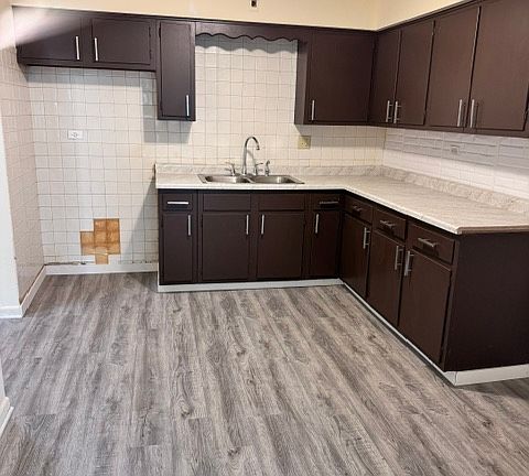 4th image of 617 N 16th Ave #2N