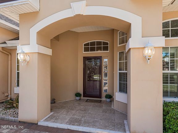 3rd image of 10064 HEATHER LAKE Court W