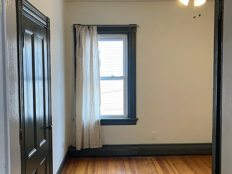 30 Violet St #A — Photo 17