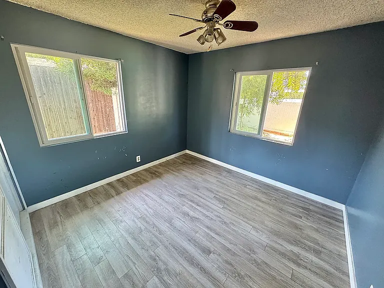 16529 San Fernando Mission Blvd — Photo 7