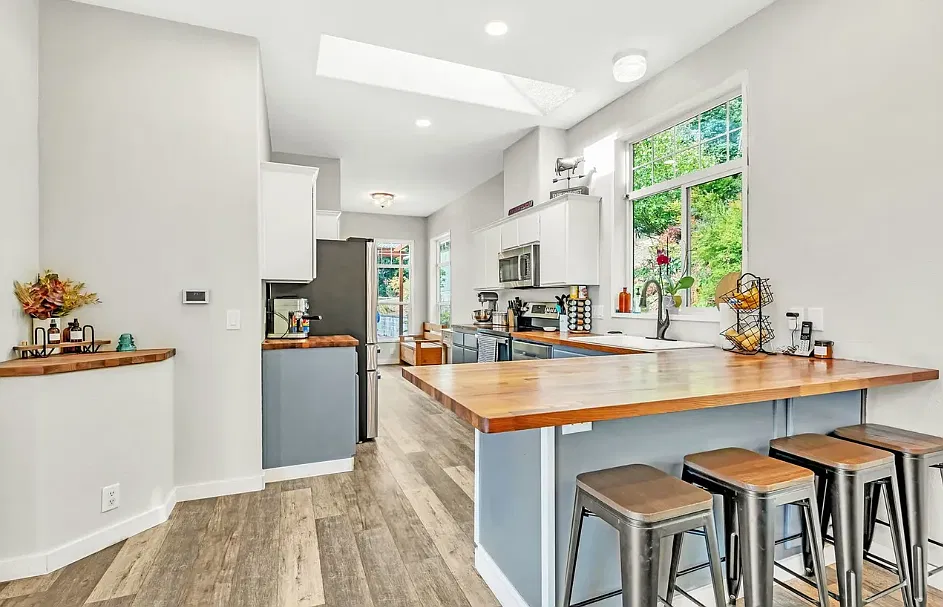 3 bed, 1600 sqft, $3,000 — Photo 4