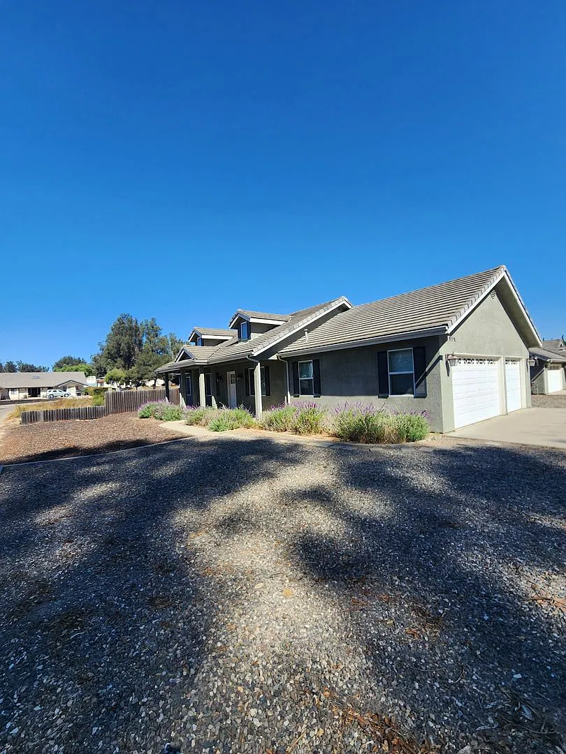 Gorgeous single-level 3-bedroom, 2-bath home in Nipomo — Photo 4
