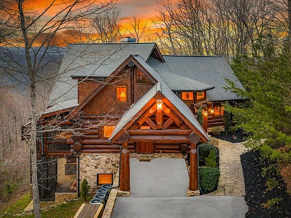 3rd image of 602 Overlook Rd