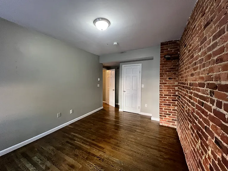 4 Michelangelo St #2 — Photo 22