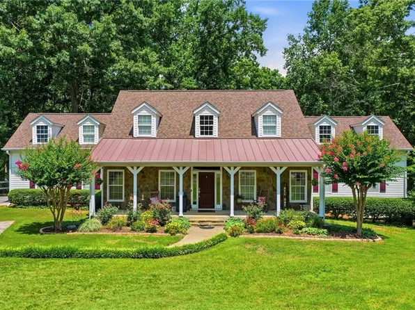 265 Glen Wilkie Trl, Ball Ground, GA 30107