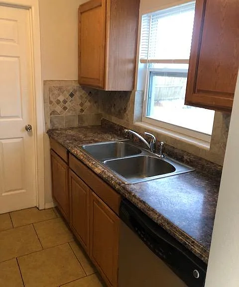 9354 Temple Ave — Photo 4