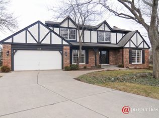 1112 Tiffany Ln, Libertyville, IL 60048