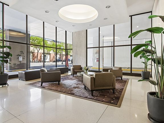 3rd image of 1636 N Wells St APT 1709