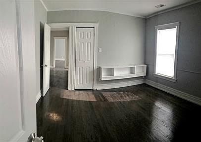 4th image of 7320 S Oglesby Ave