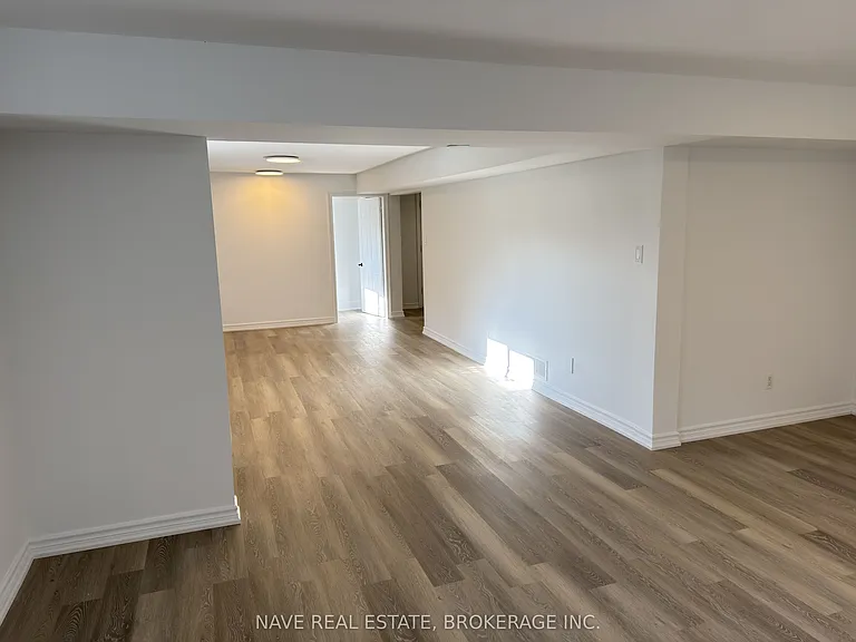 86 Elgin Mills Rd W #BASEMENT — Photo 13
