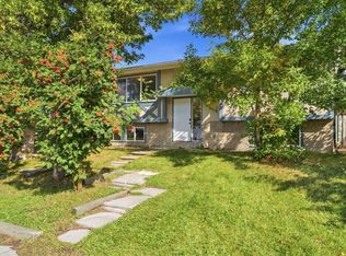 724 W 55th St SE, Calgary, AB T2A 3R8