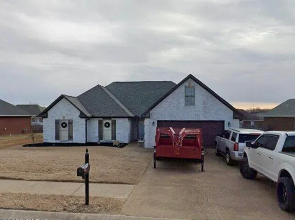 531 Summit Dr, Medina, TN 38355