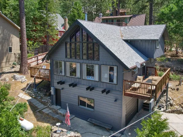 37685 Shoreline Dr, Bass Lake, CA 93604