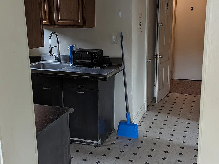 2723 2nd Ave #2 — Photo 9