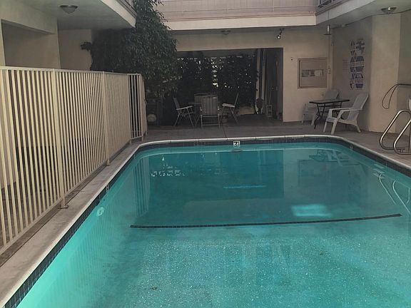 4th image of 739 N Croft Ave #202