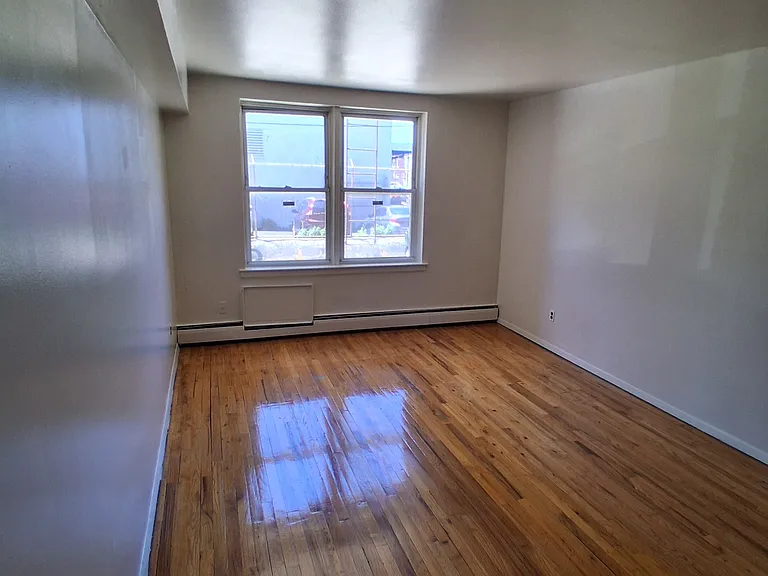 300 E 2nd St #1L — Photo 7