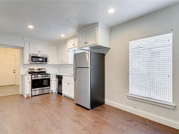 3rd image of 3605 Shelby Dr #3607
