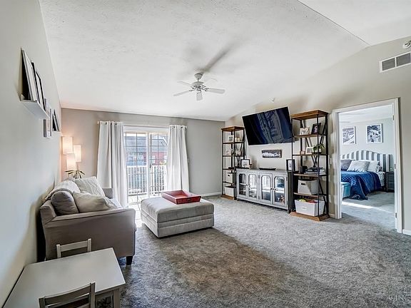 5th image of 3352 Emerald Lakes Dr Unit 3C