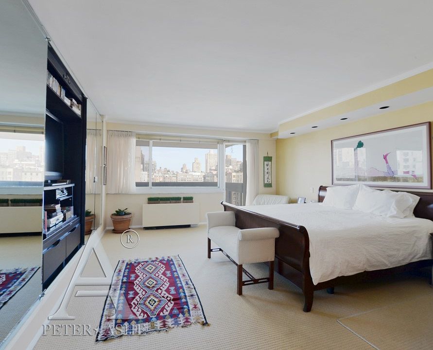 2nd image of 40 E 80th St APT 17B