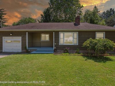 808 Robins Rd, Lansing, MI, 48917