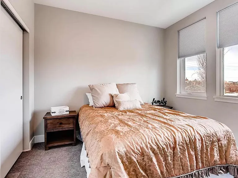 3268 W Conejos Pl — Photo 7
